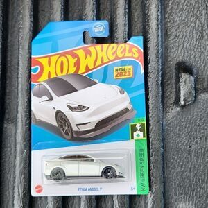 Hot Wheels 2021 Green Speed Tesla Model Y NIP